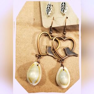 2 Pairs Earrings Seashells & Leaf NWNT